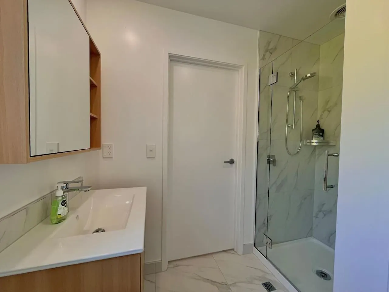 Apartment Sunny Stylish City Unit Christchurch