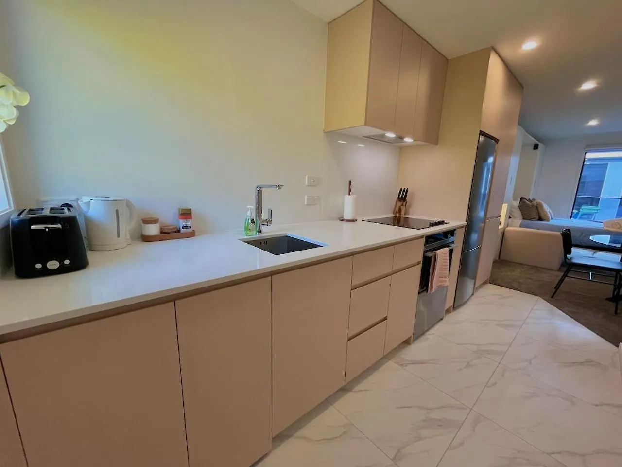 Sunny Stylish City Unit Крайстчёрч 0*,